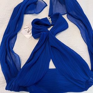 Zara Cross Front Keyhole Crop